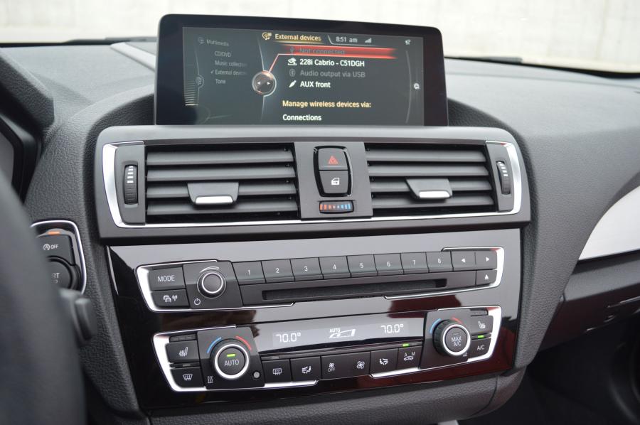  BMW 228i Convertible 2015 года  (фото 20 из 24)